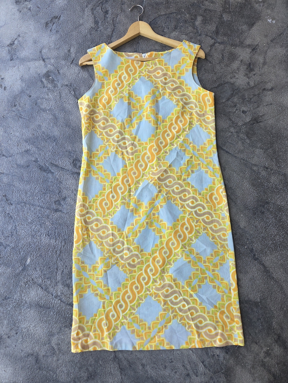Vintage JOYCE Sleeveless Crepe Yellow Patterned Shift Dress- Vintage Sizing